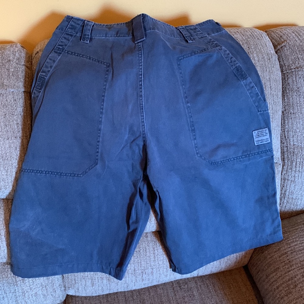 Old Navy charcoal khaki cargo shorts sz34 slight distress, in good condition - Picture 6 of 9